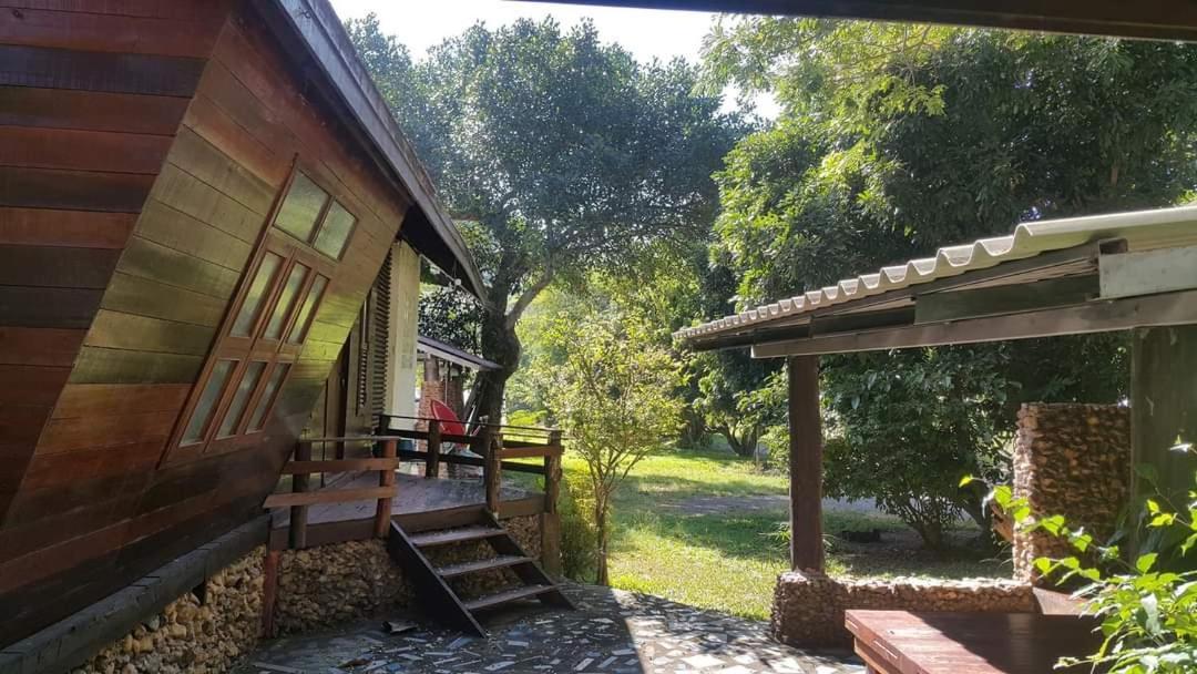 จำค่า ชาเลท์ บ้านพักสวนเกษตร 람빵 외부 사진